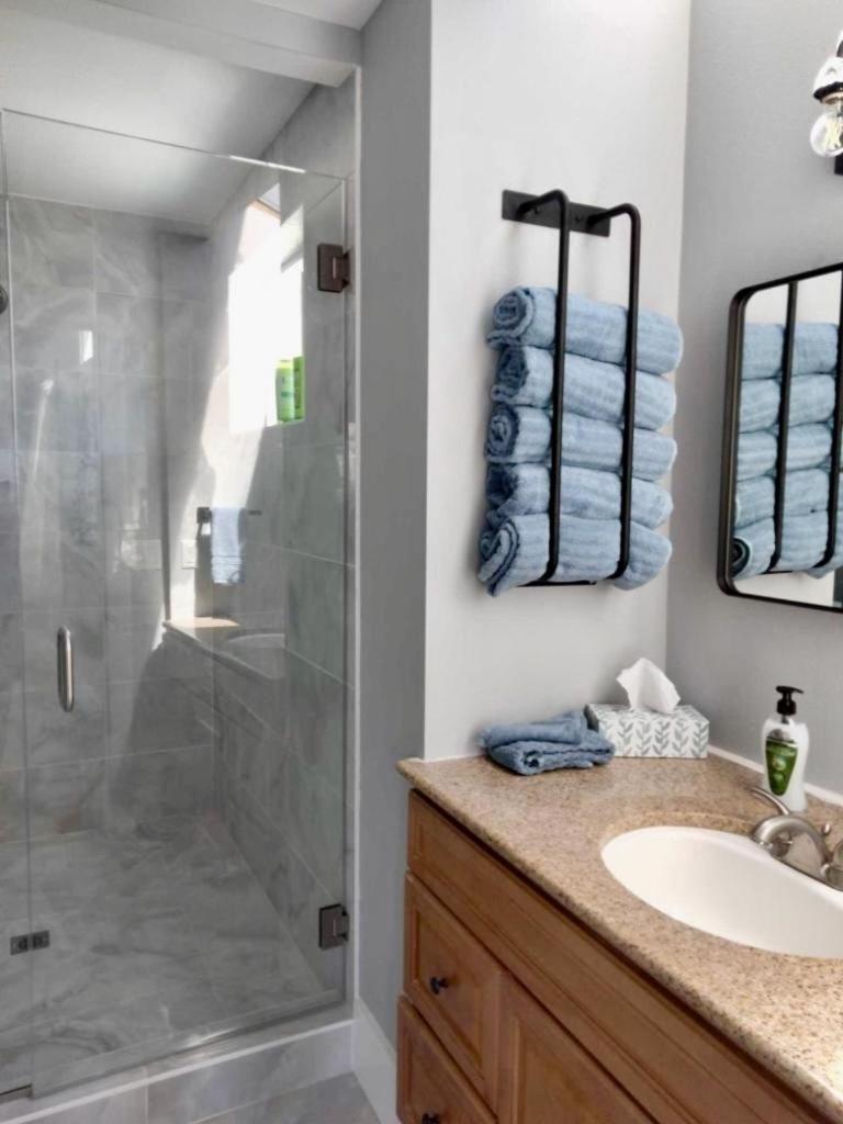 Water Street Retreat Chelan Room photo