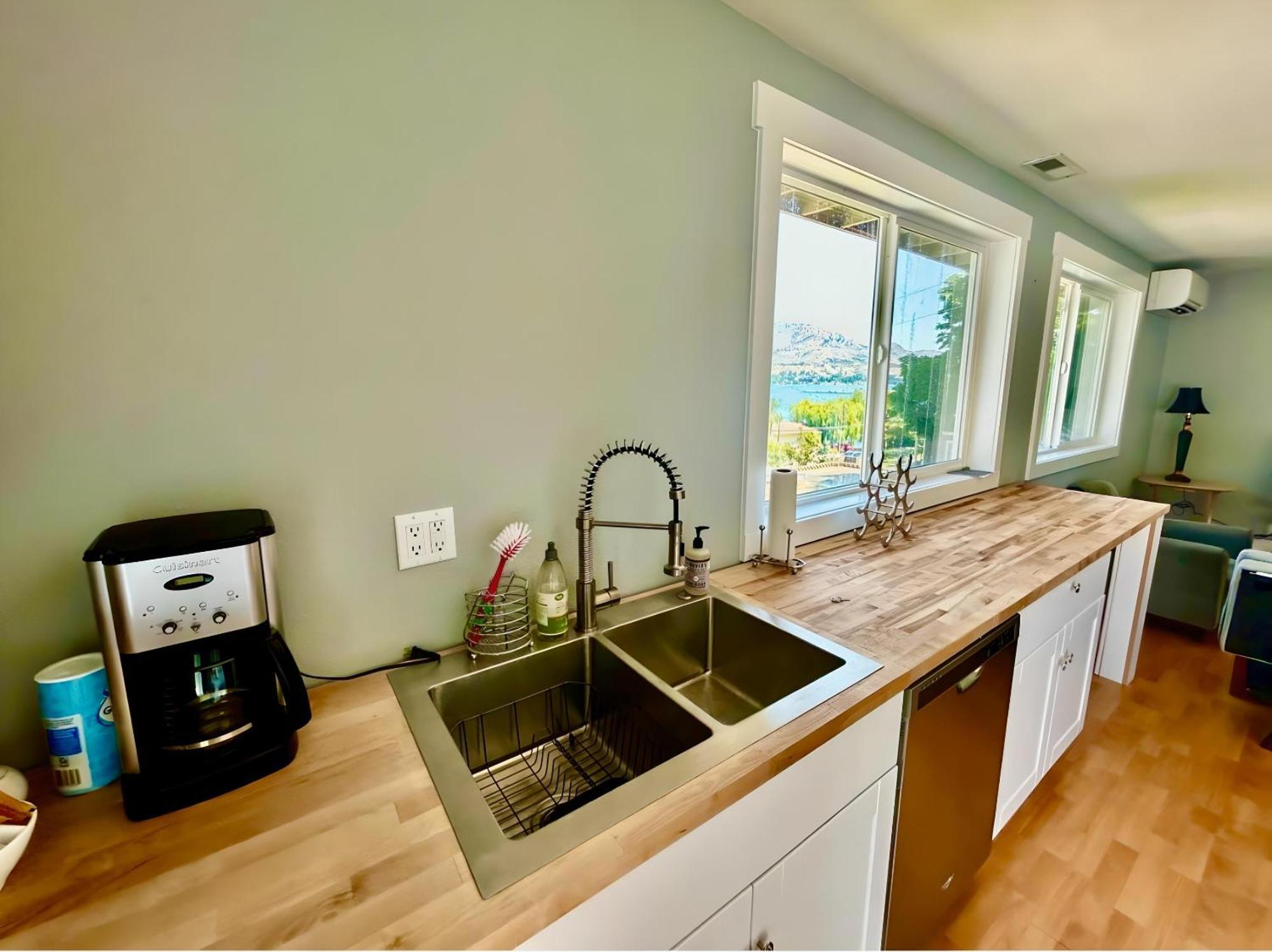 Water Street Retreat Chelan Room photo