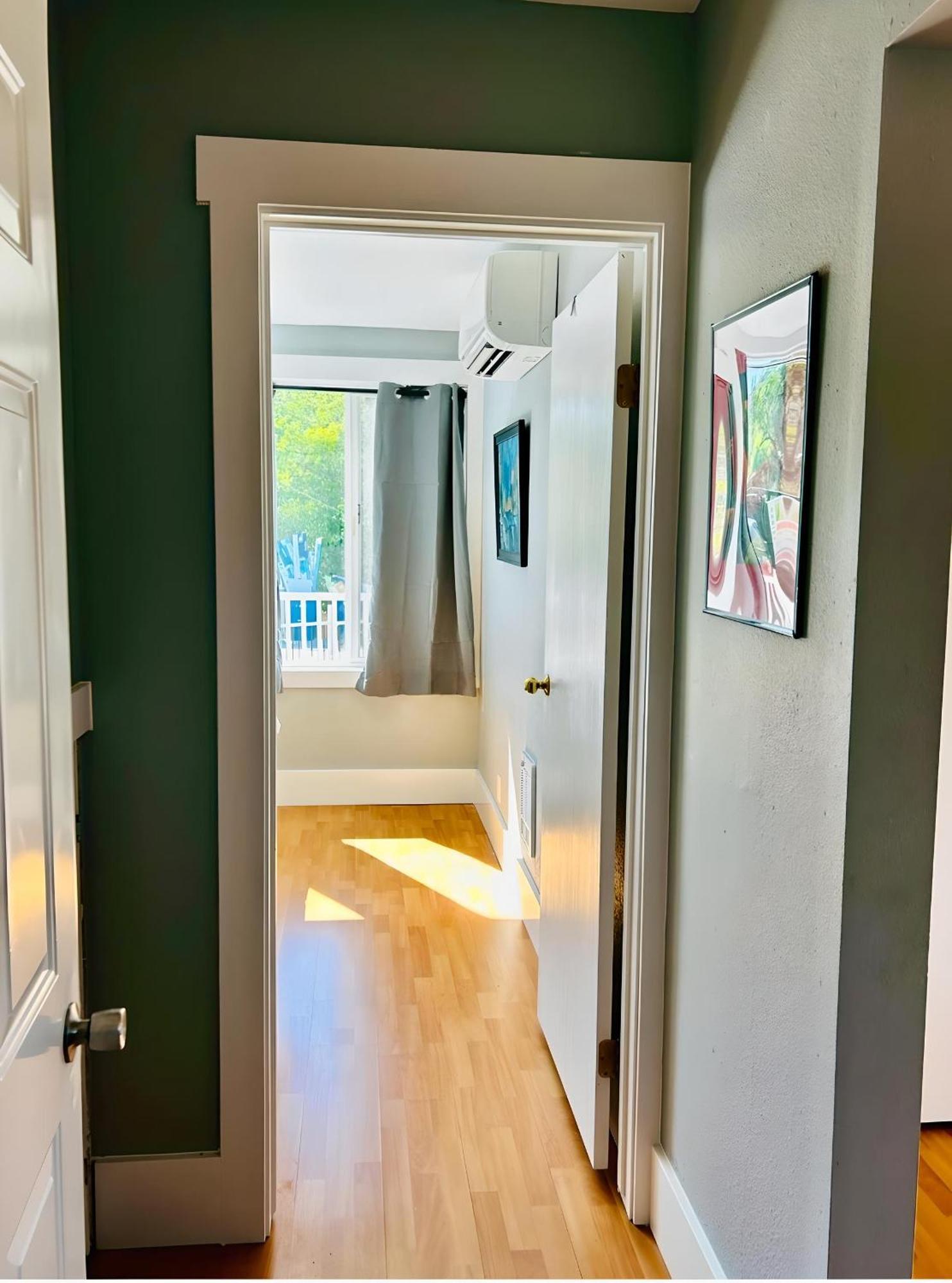 Water Street Retreat Chelan Room photo